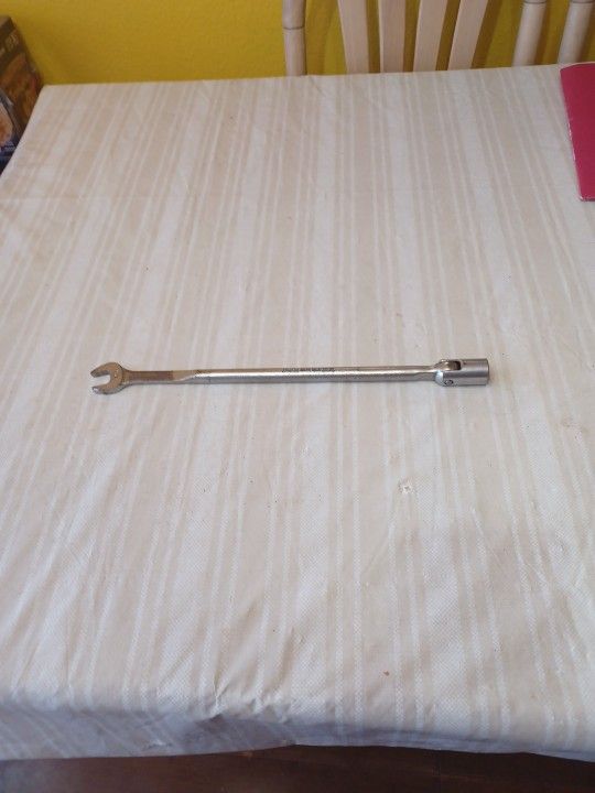 SNAP-ON   11/16  EXTRA LONG FLEX HEAD  WRENCH  