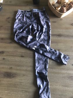 Under Armour grey black camo compression leggings for men size small new with tags