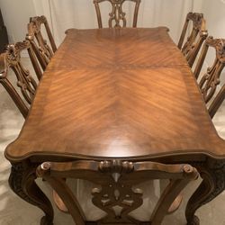 Extendable Dining Table Set