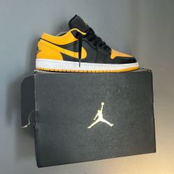 Jordan 1 Low Black/Yellow 9.5