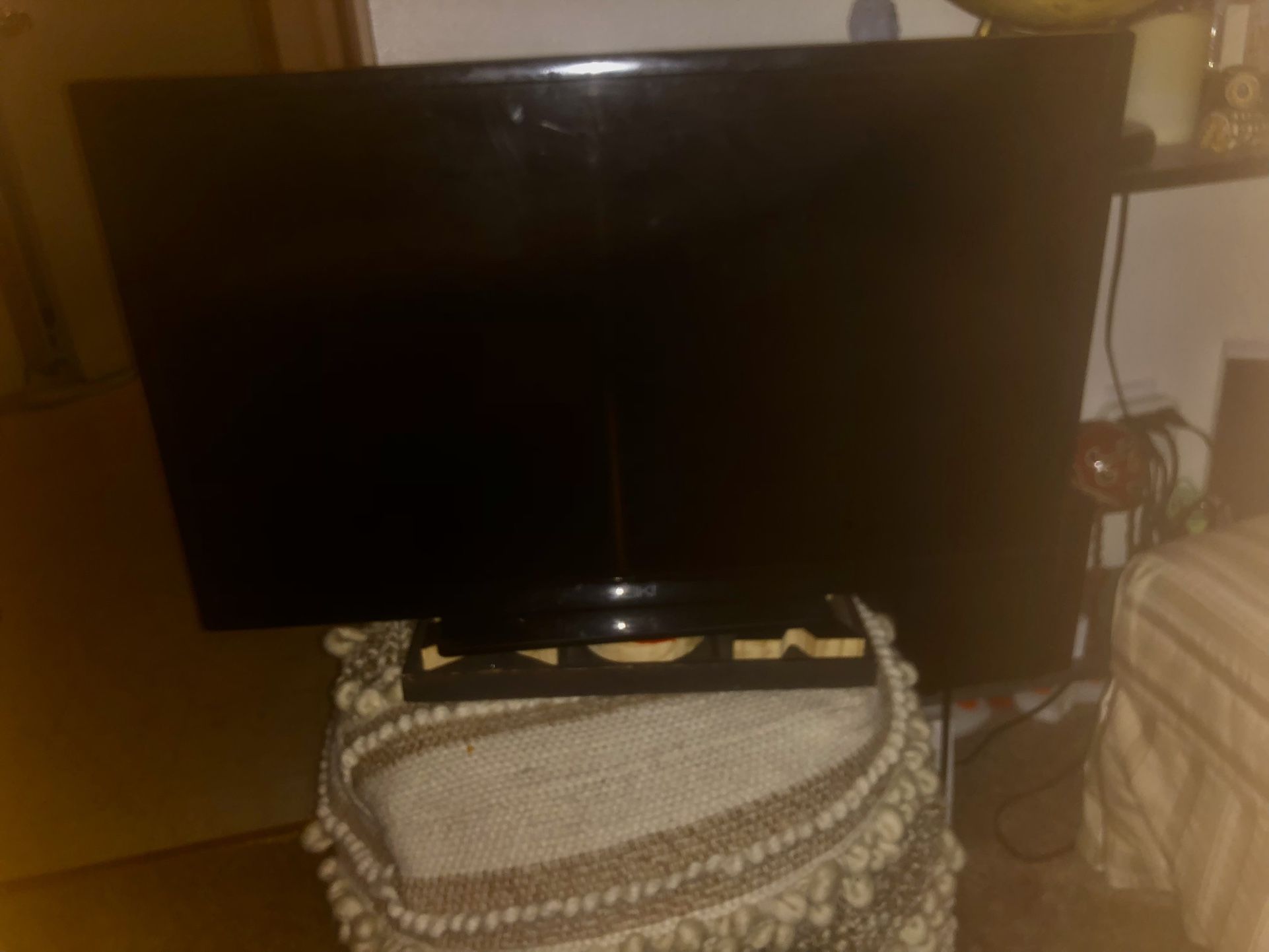 32 Inch Seiki TV
