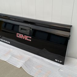 GMC Sierra Tailgate 