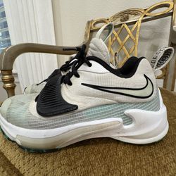 Nike Zoom Freak 4 Shoes Size 5.5