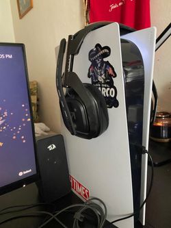 Play Station 5 Speakers Head Set And Hp Monitor