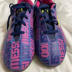 Messi Gril Soccer Shoes  5.5 USA Size