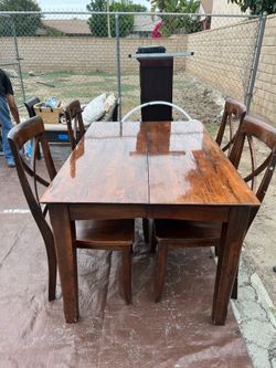 Free Dinning room Table