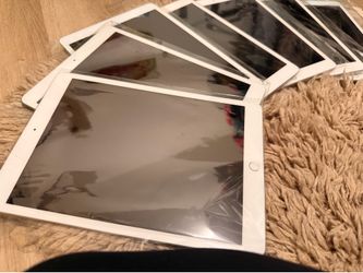 Apple 10.2" iPad 7th Gen 32GB WiFi Only Silver MW752LL/A
