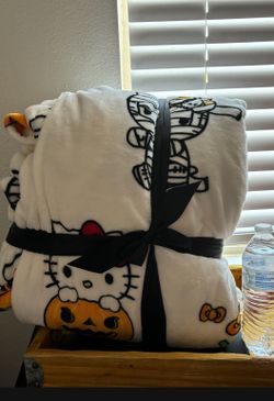 Hello Kitty Halloween Mummy Full/queen Plush Blanket