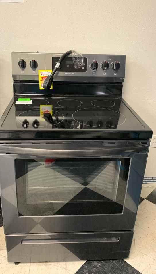 Brand new Frigidaire LFEF3054TD electric stove NW