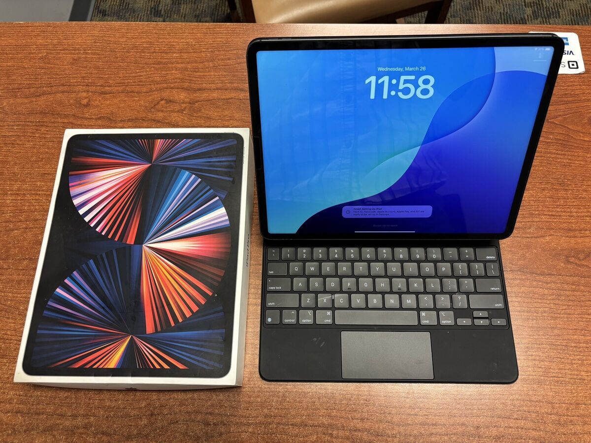 Mint Apple iPad Pro 12.9-inch 5th Gen 256GB Wi-Fi + 5G Cellular + Magic Keyboard