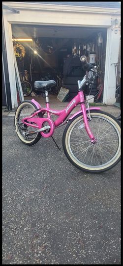 Girls 20 inch bicycle