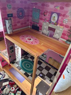 Kidkraft doll house