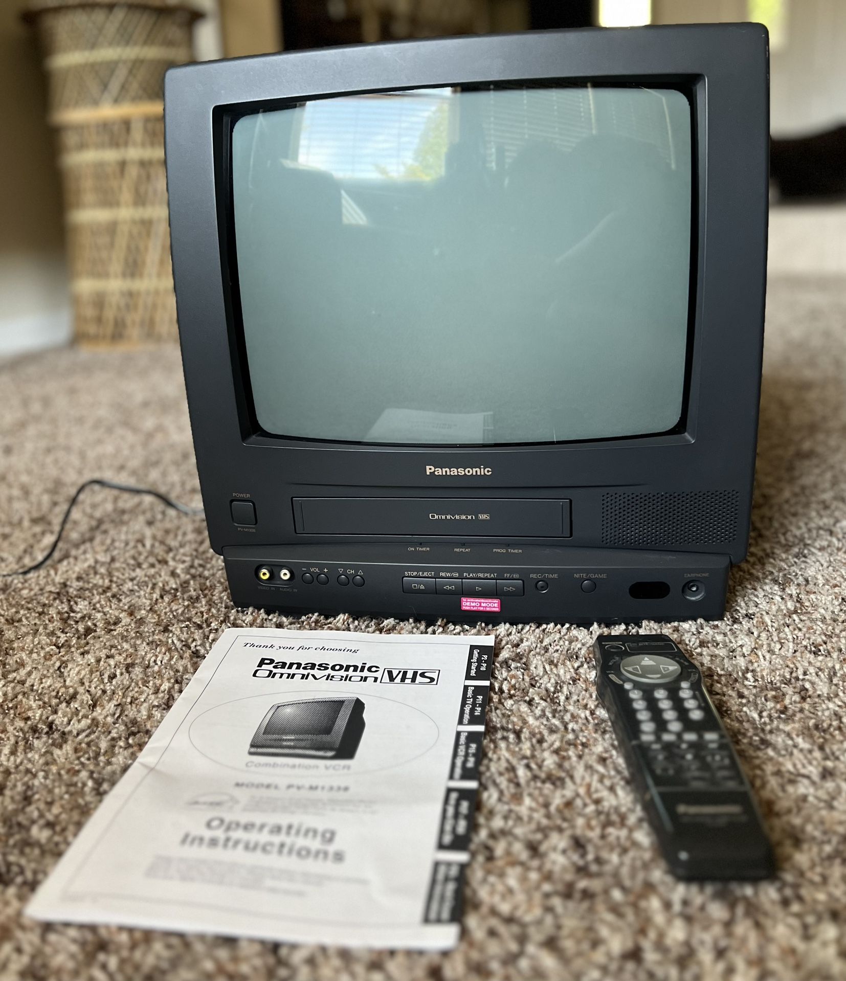 panasonic 13” retro gaming tv vcr combo with remote!