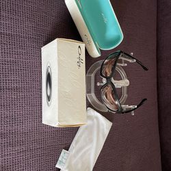 OAKLEY SCRIPT (black frame w/ black gradient lenses)