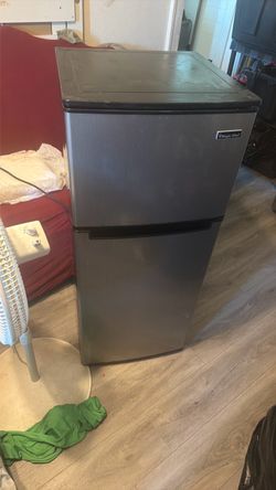 Magic chef minni fridge