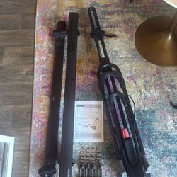Yakima 50” JetStream Crossbars And FrontLoader Bike Rack