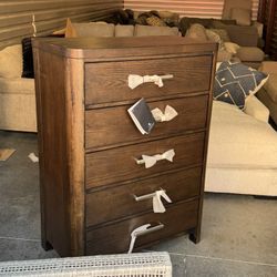 Ashley Chest 5 Drawers Dresser 