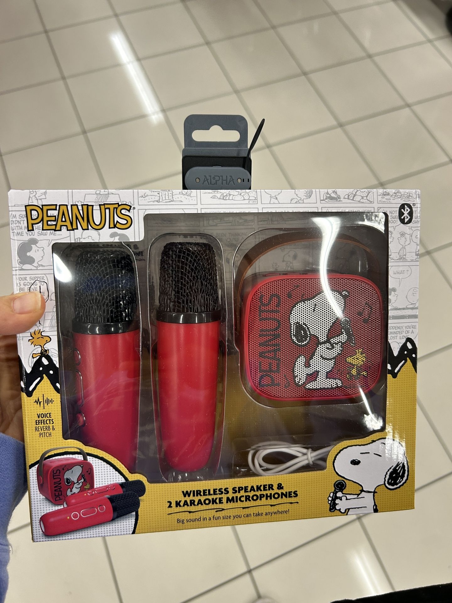 NWT Licensed Peanuts Wireless Speaker & 2 Microphones Set