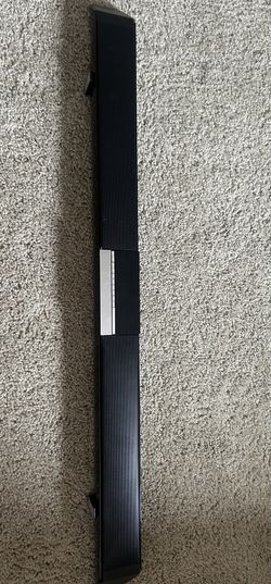 SR100 Plus Soundbar w/remote and power cable