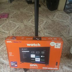 32 inch smart Roku TV/TV stand