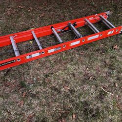 Louisville 32’ Fiberglass Extension Ladder 