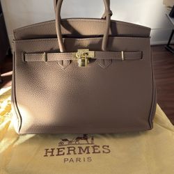 Never Used Hermès Birkin 35 – Taupe with Gold Hardware – Pristine + Rare Luxury Bag