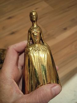 Vintage Virginia Metalcrafters Brass Colonial Williamsburg Lady Table bell.