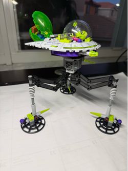 LEGO Alien Conquest Tripod invader