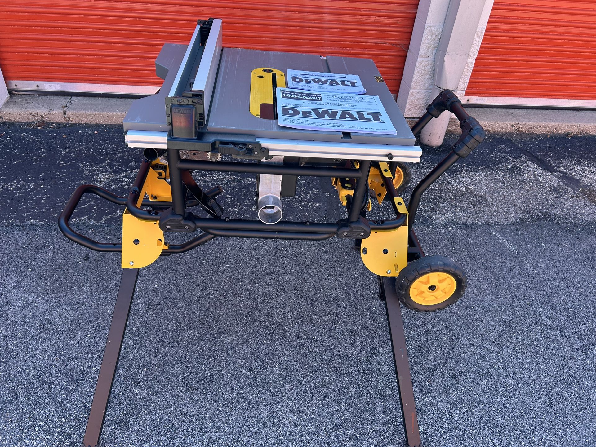 Dewalt 10in Blade Table Saw 