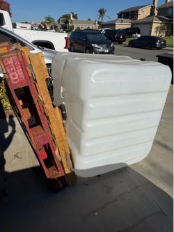 Pallets and water tank free