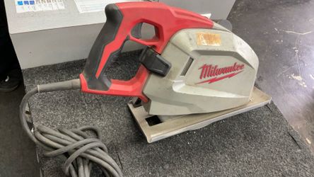 Milwaukee Tools Circular Saw 6370-20