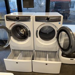 ELECTROLUX XL CAPACITY WASHER DRYER ELECTRIC SET 
