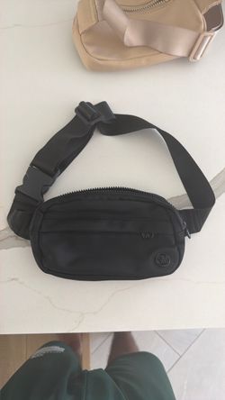 Steve Madden Black Women's Faux-Leather Oval Belt Bag