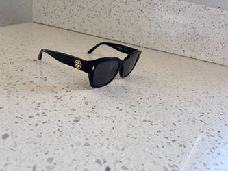 Tory Burch magnifying
