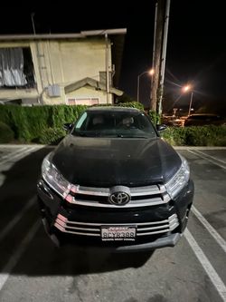 Toyota Highlander LE, Black SUV 2018