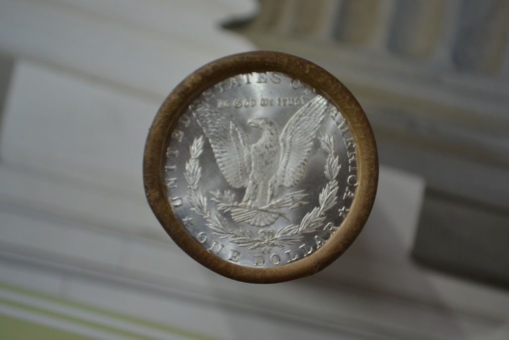 $20 SILVER DOLLAR ROLL 1904 and CC-Mint MORGAN DOLLAR ENDS