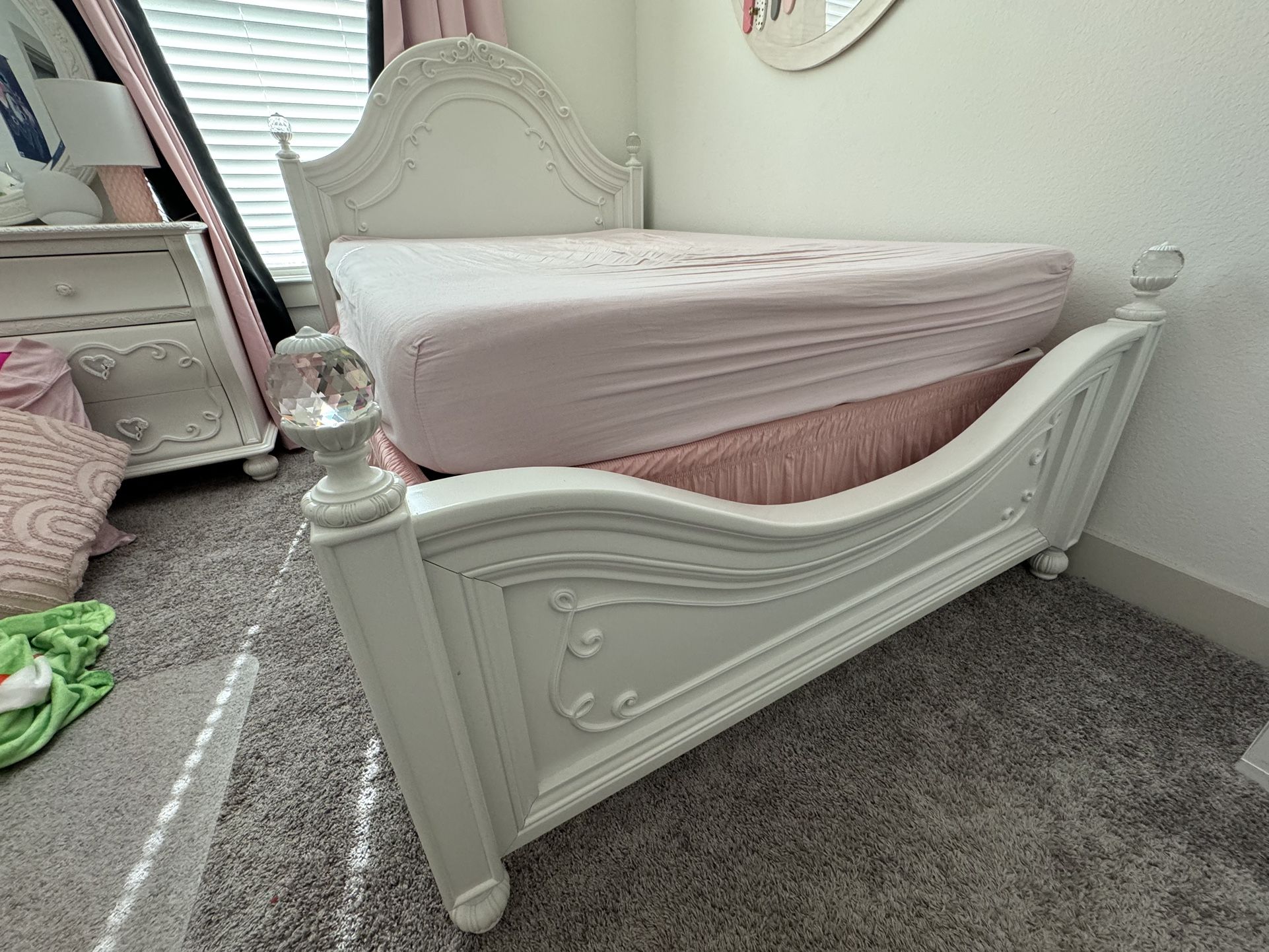 White Princess Full Size Bed With Storage Trundle
