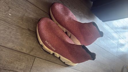 BALENCIAGA