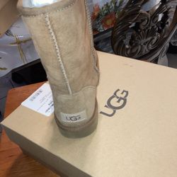 Uggs Brown Size 6,8,9,10