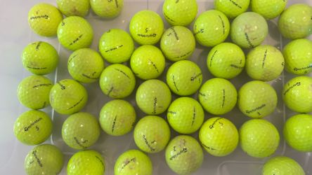 40 TAYLORMADE TP5 COLOR MIX GOLF BALLS