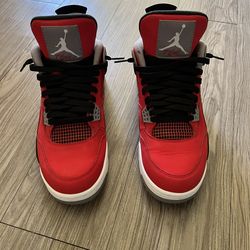 Jordan 4 Toro