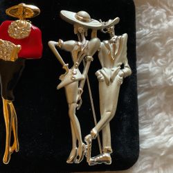 Stylish Brooches In Silver Tone And Gold Tone…( Company Unknown)