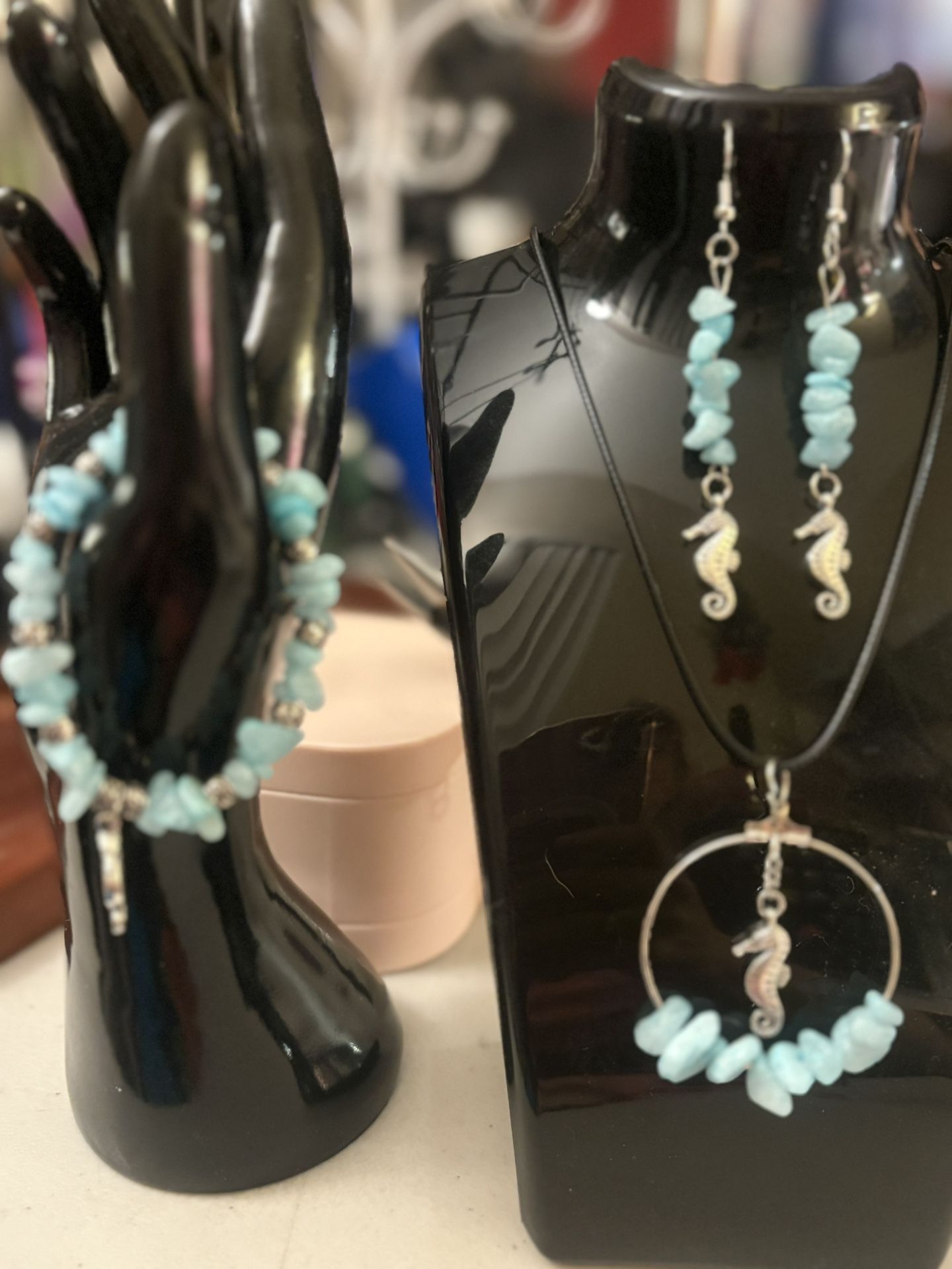 Aquamarine Crystal Chip Set With Seahorse Charms