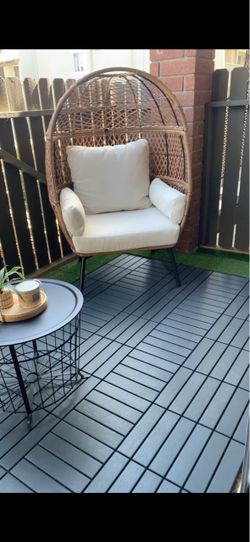 Egg chair