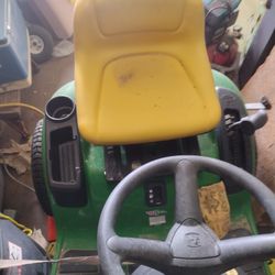 John Deere E110