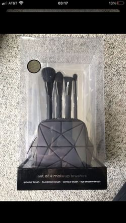 Makeup brush set w/matching makeup bag - new