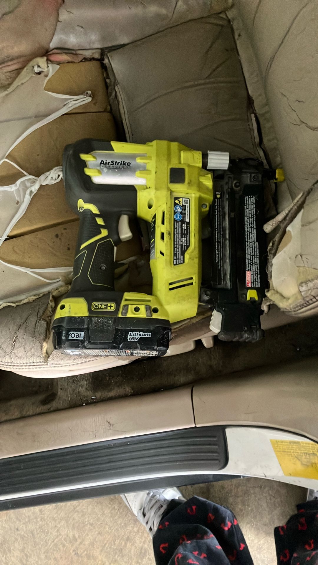 18 V Air strike