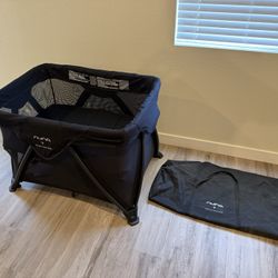 New Nuna Sena Aire Travel Crib/Bassinet Combo