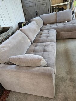 Thomasville Sectional Chaise with Power Reclining Footrest