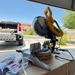 DEWALT 15 Amp Corded 12 in. Compound Double Bevel Miter Saw Store